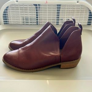 Boots. Size 8. Delivery available within 10 miles